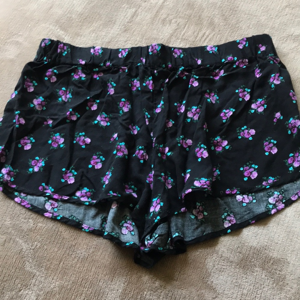 NWOT black and purple floral flowey shorts